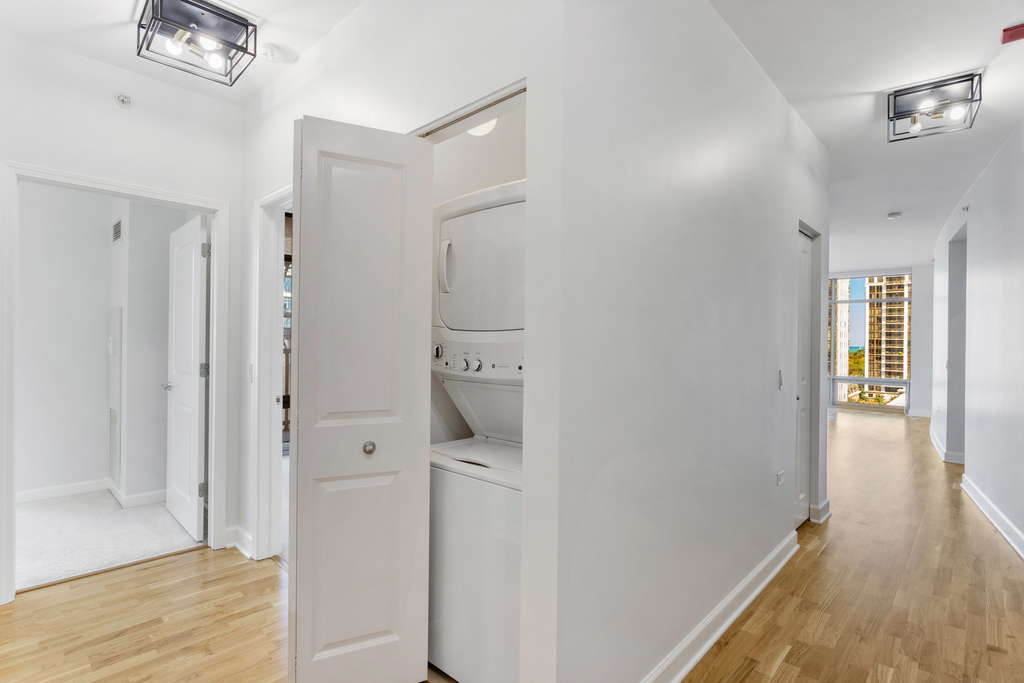 100 E 14th Street - Photo 17