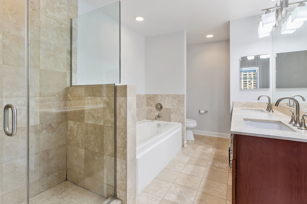 100 E 14th Street - Photo 10