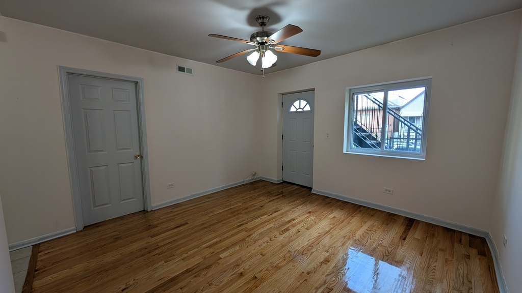2441 W 46th Street - Photo 3