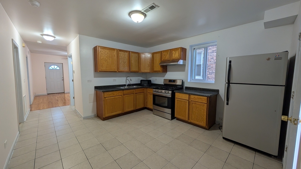2441 W 46th Street - Photo 6