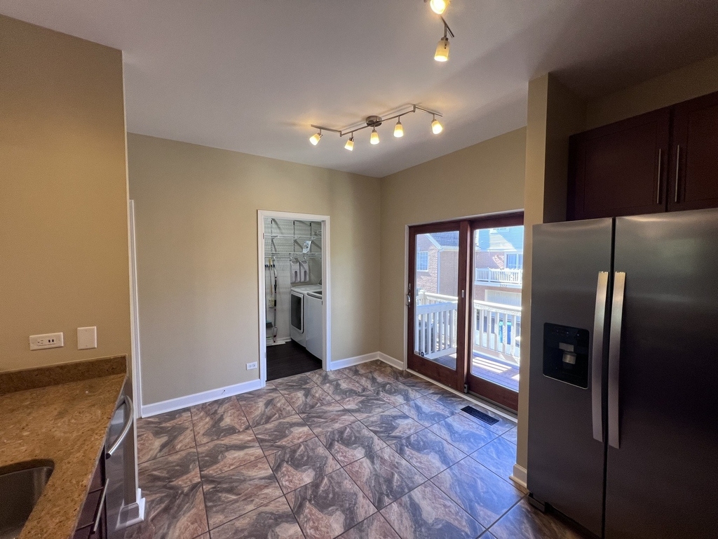 2106 W Concord Lane - Photo 4