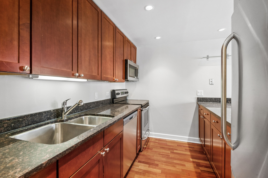 30 E Huron Street - Photo 5