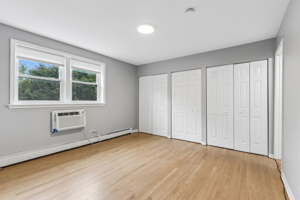 445 Sherman Avenue - Photo 8