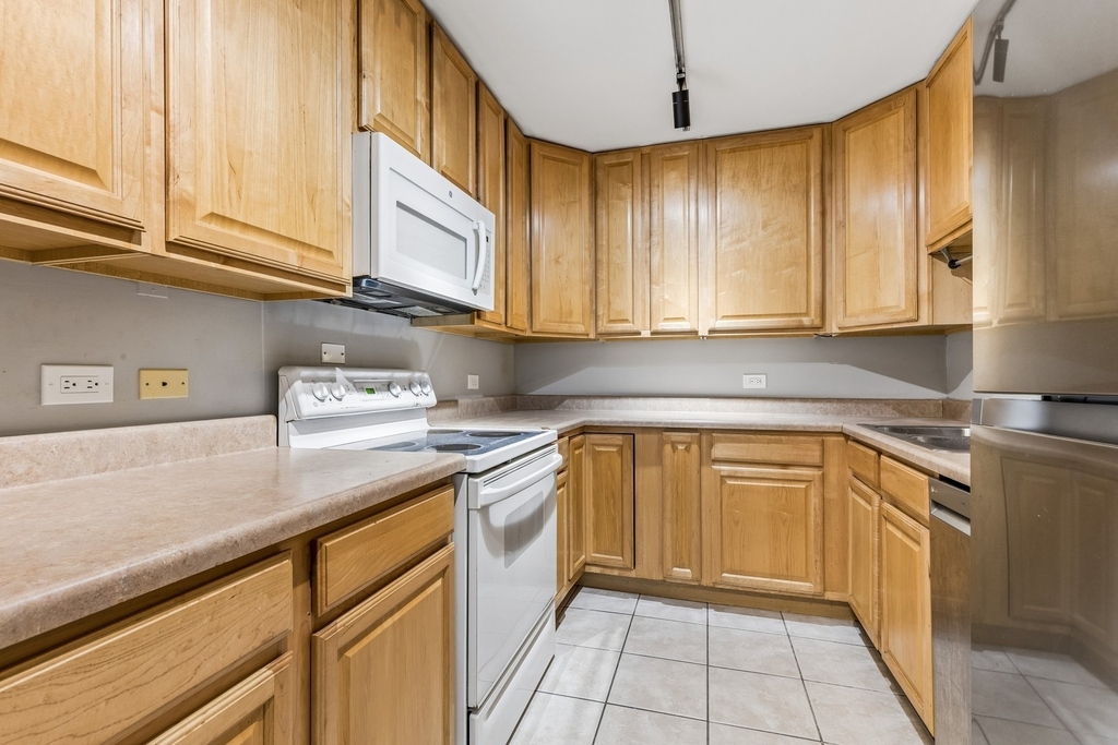 445 Sherman Avenue - Photo 6