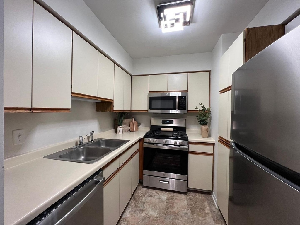 1503 N Milwaukee Avenue - Photo 6