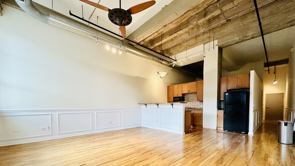 1645 W Ogden Avenue - Photo 3