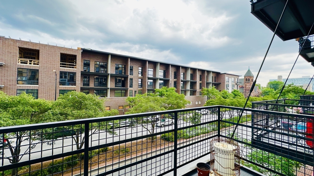 1645 W Ogden Avenue - Photo 10