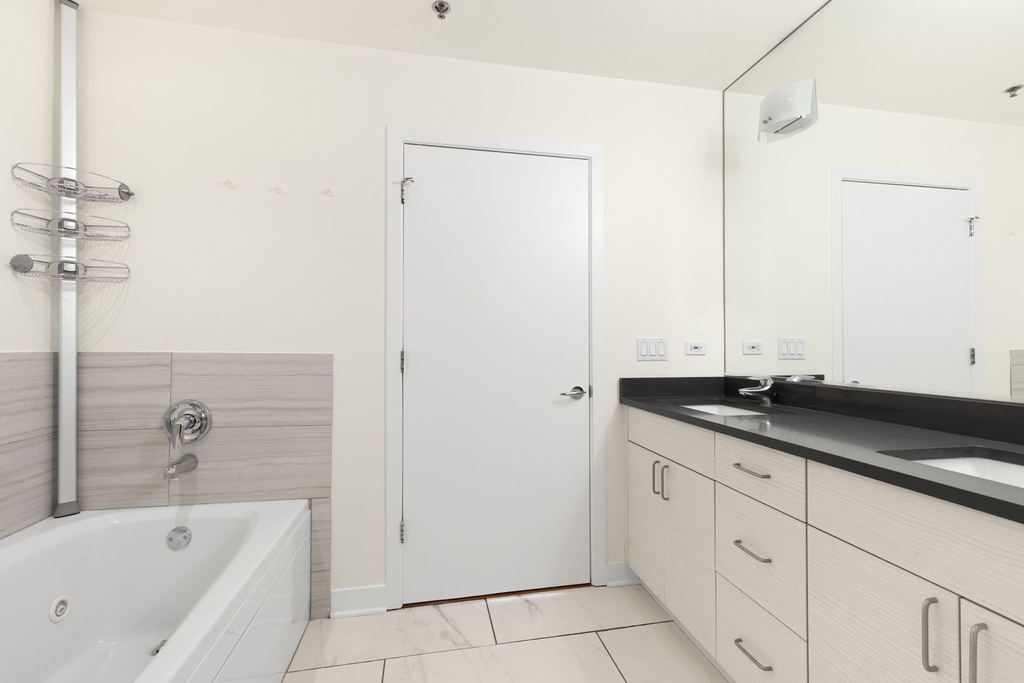 737 W Washington Boulevard - Photo 6