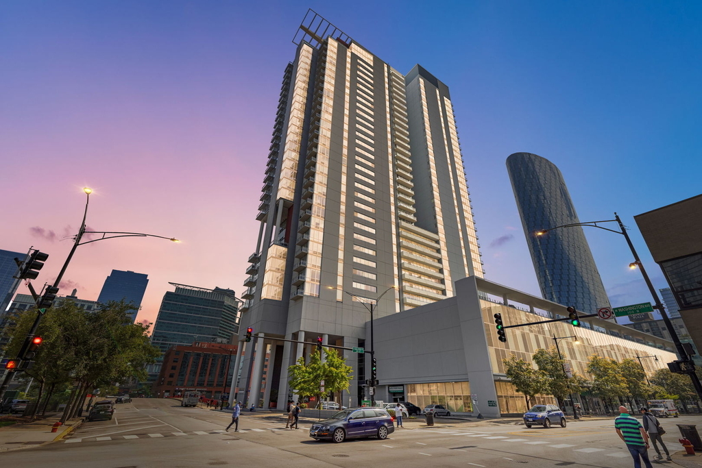 737 W Washington Boulevard - Photo 0