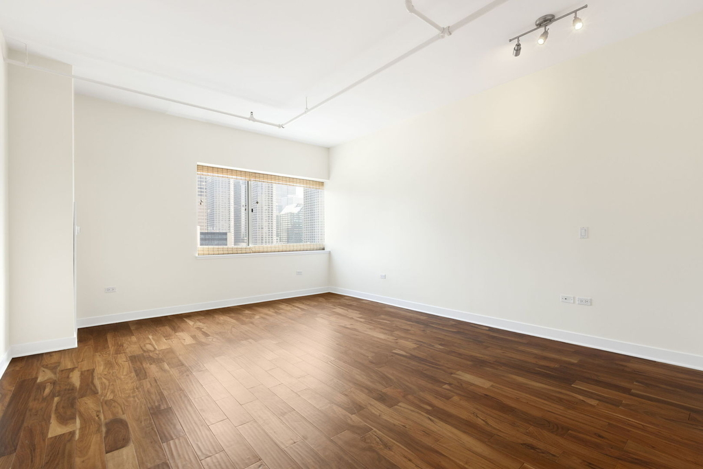 737 W Washington Boulevard - Photo 5