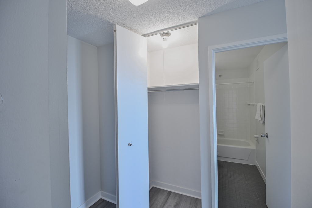 3660 N Lake Shore Drive - Photo 5