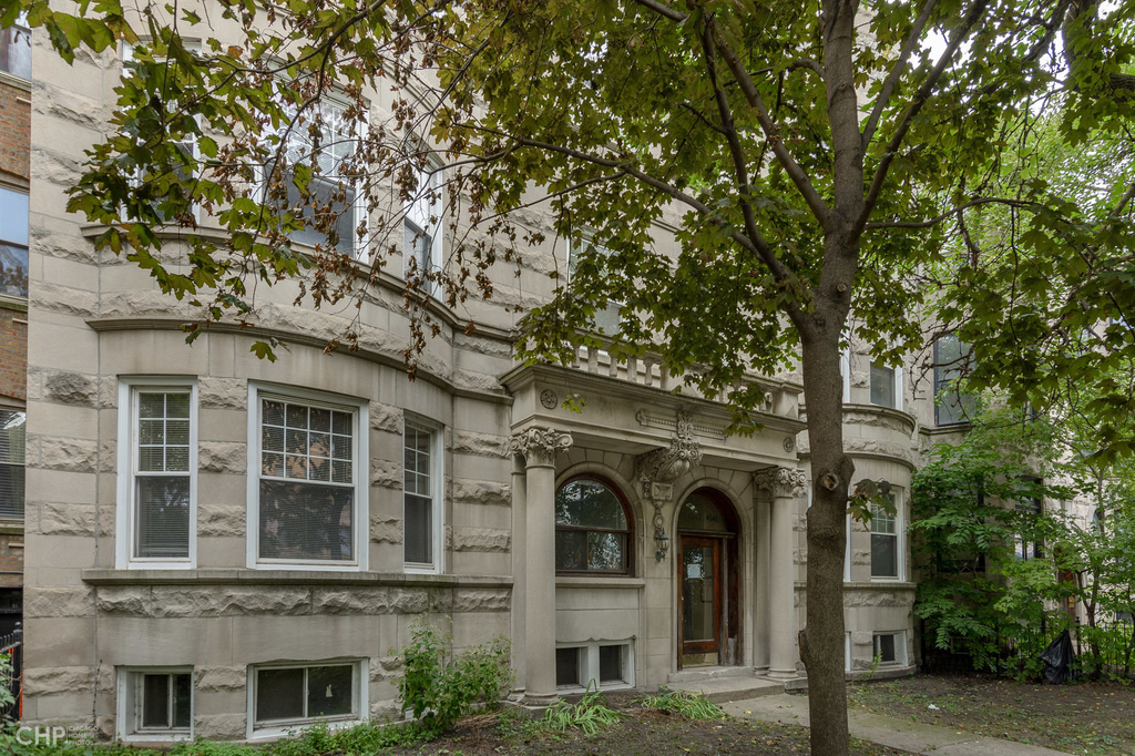 4540 N Sheridan Road - Photo 0