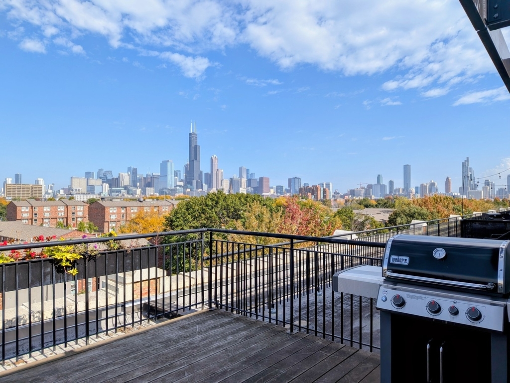 1033 W 14th Place - Photo 21