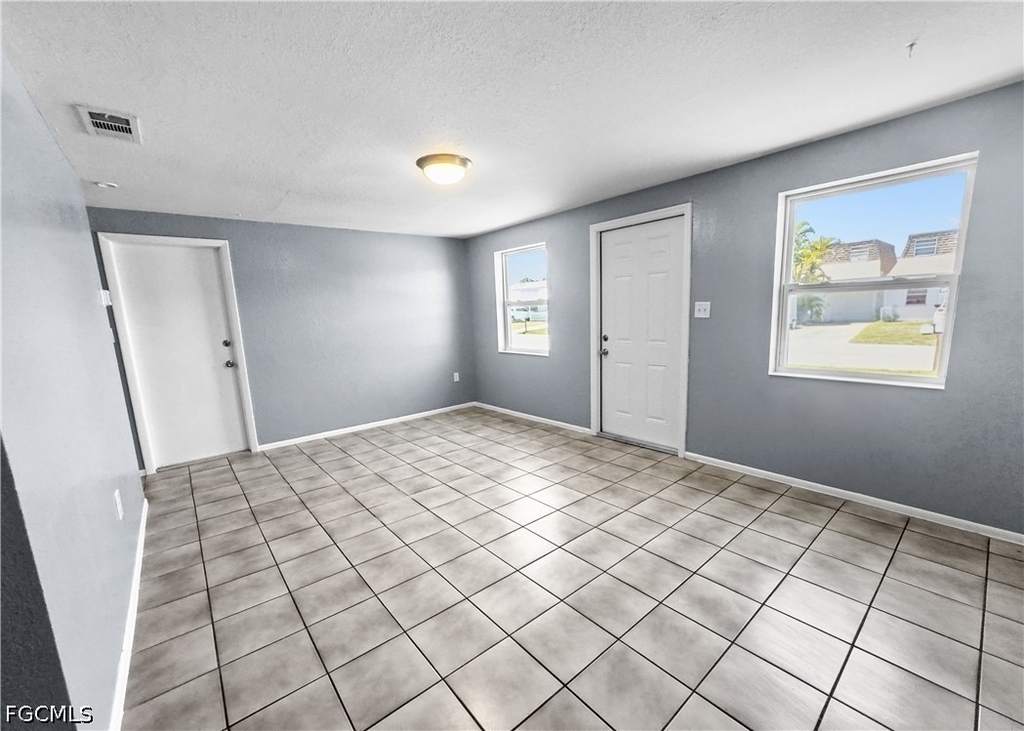6617 Warwick Circle - Photo 0