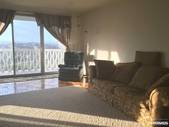 2000 Linwood - Photo 3