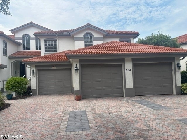 562 Laguna Royale Boulevard - Photo 0