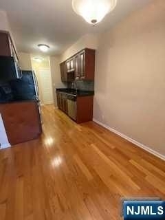 560 North - Photo 4