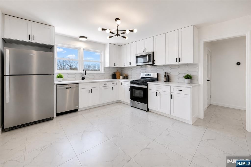 114 King - Photo 2