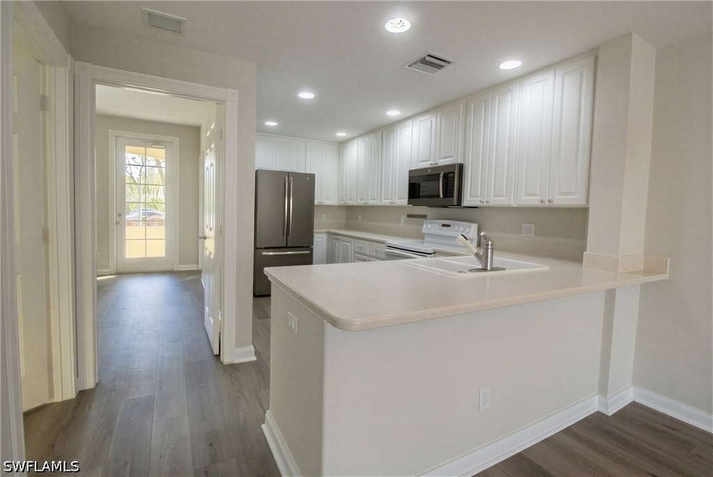 8095 Sorrento Lane - Photo 9