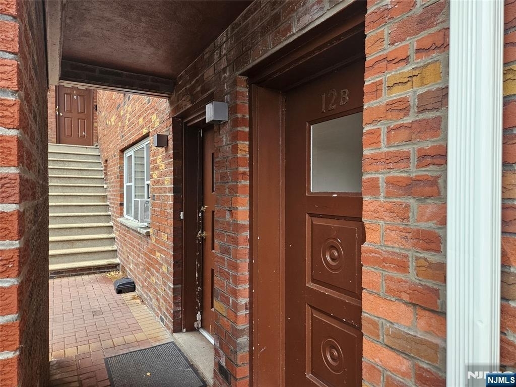 340 Undercliff - Photo 12