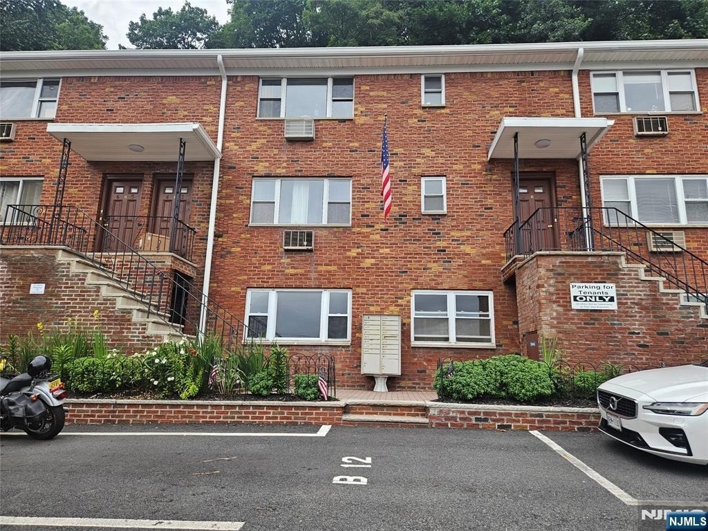 340 Undercliff - Photo 10