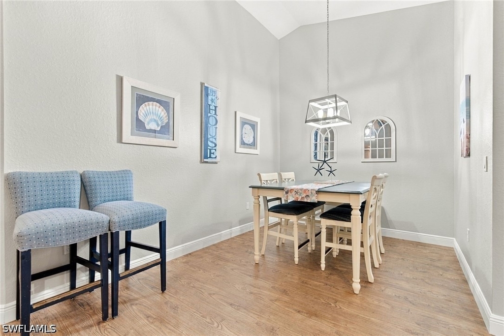 325 Dover Place - Photo 4