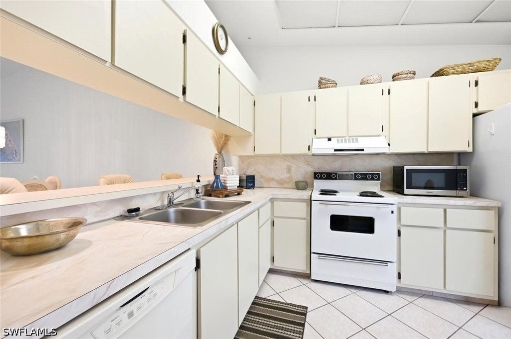 4070 Looking Glass Lane - Photo 9