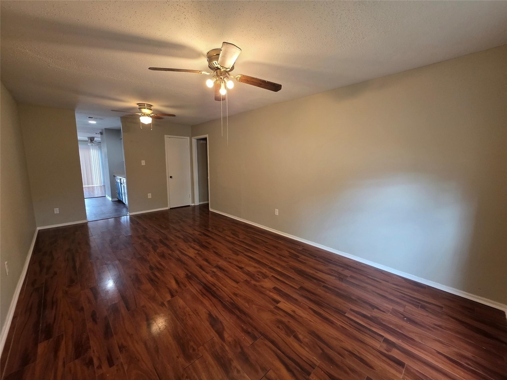 12722 Shannon Hills Drive - Photo 10