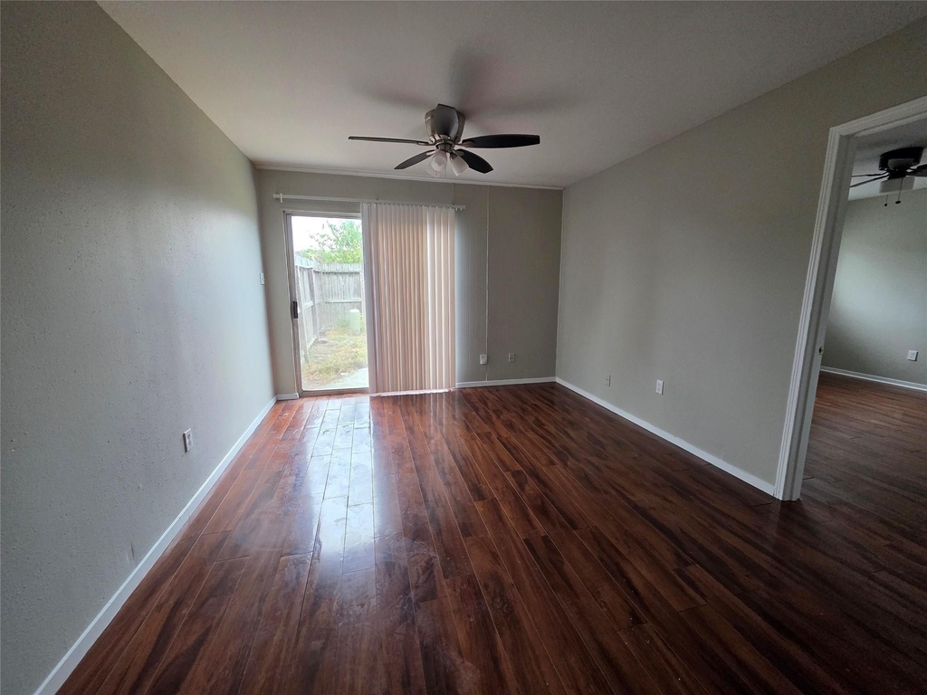 12722 Shannon Hills Drive - Photo 4
