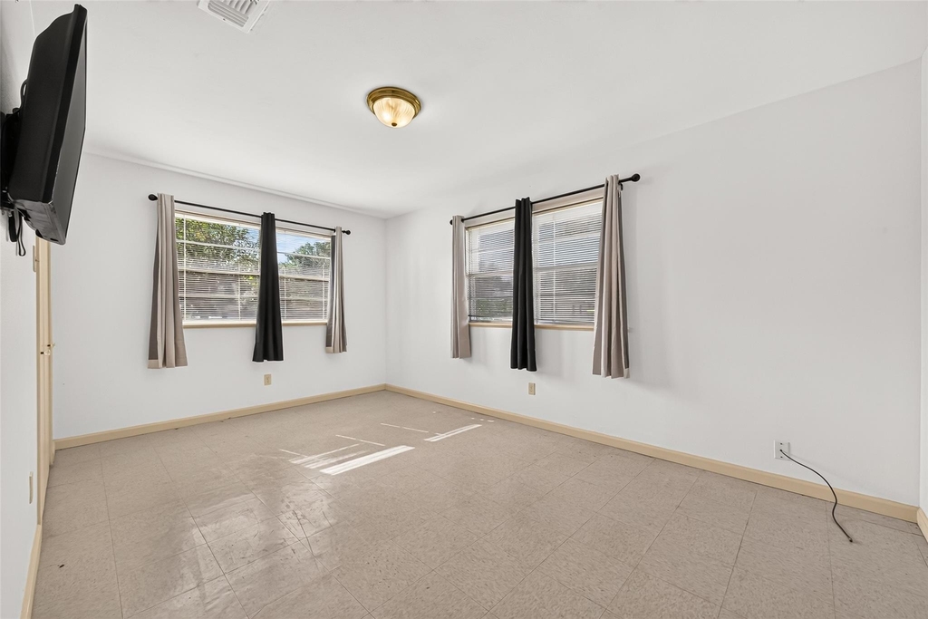 9231 Kostelnik Street - Photo 33