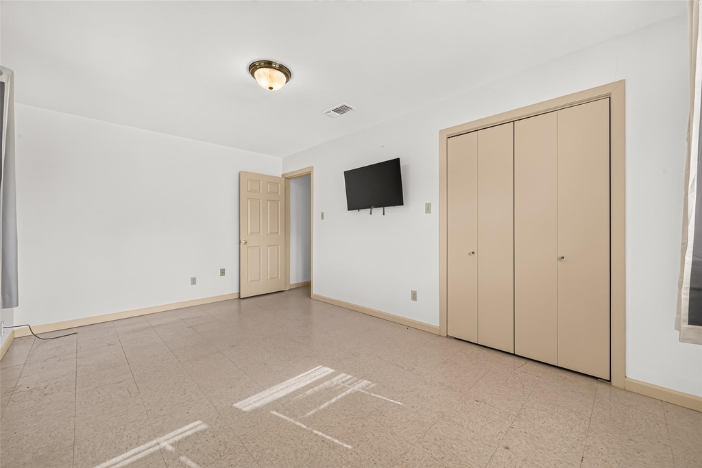9231 Kostelnik Street - Photo 34