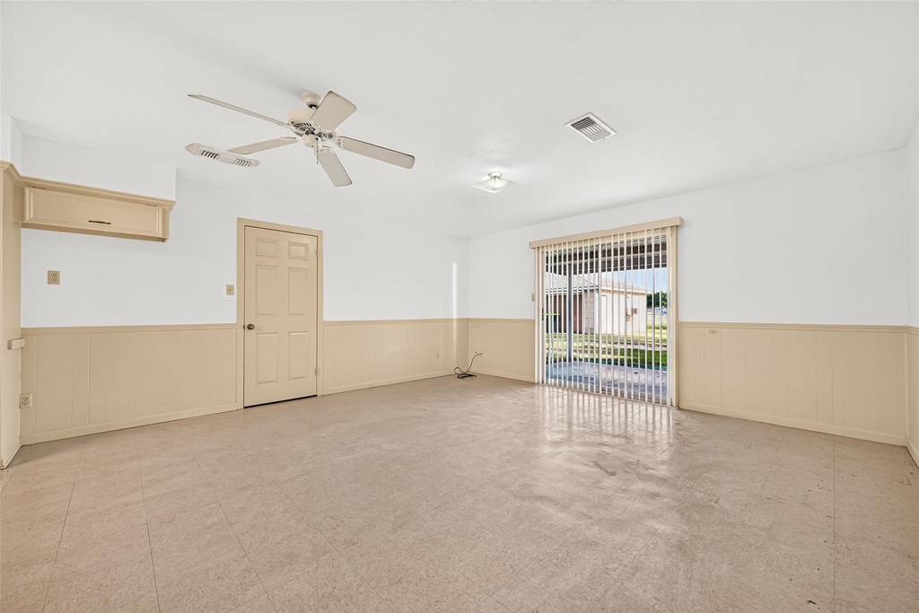 9231 Kostelnik Street - Photo 23