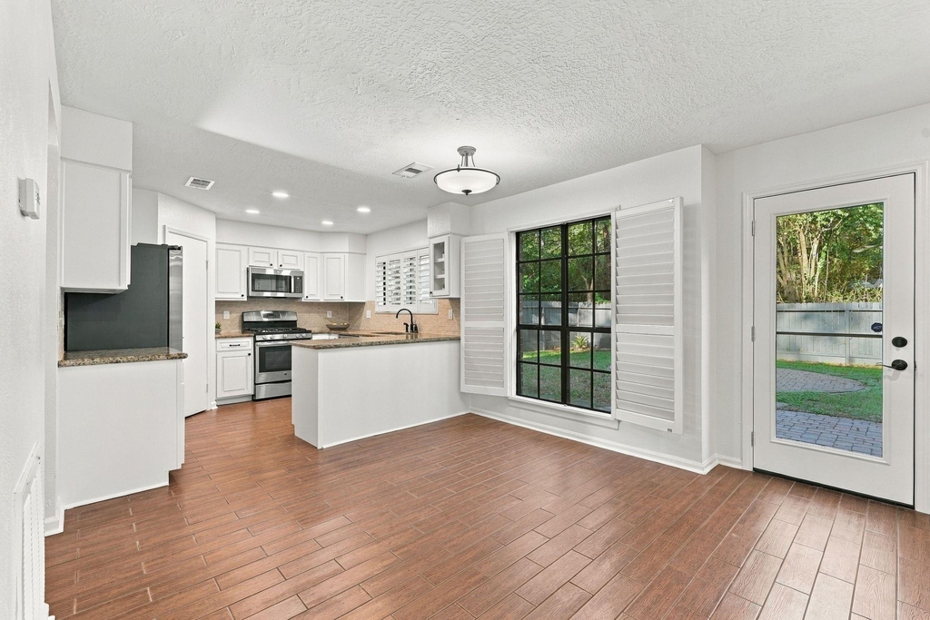 19 Village Knoll Place Place - Photo 12
