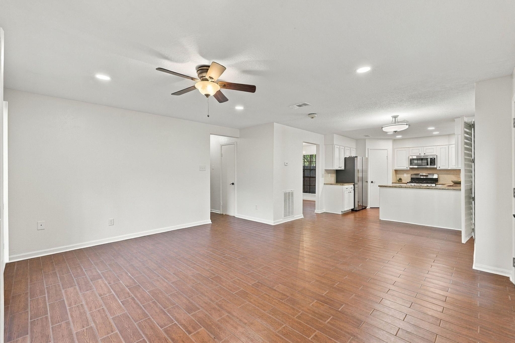 19 Village Knoll Place Place - Photo 16
