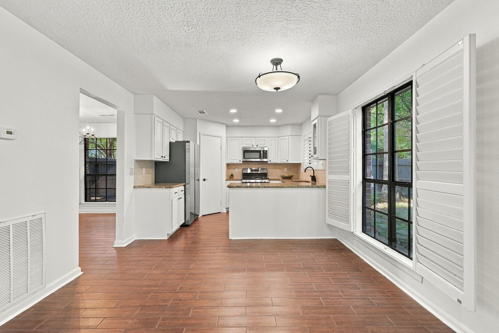 19 Village Knoll Place Place - Photo 11