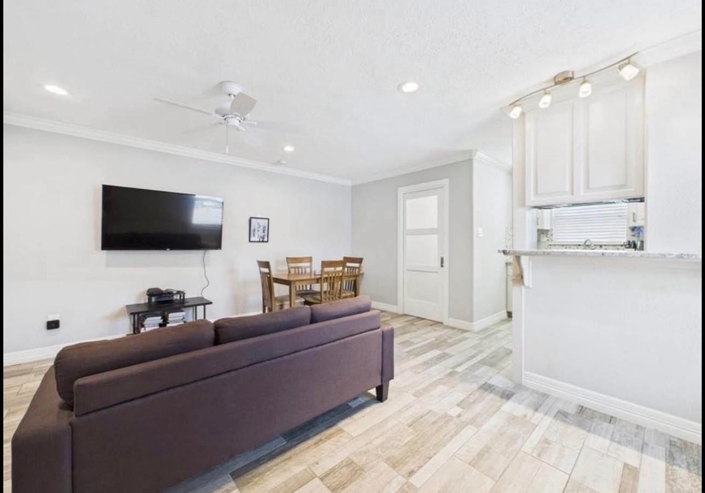 810 Milwaukee Street - Photo 3