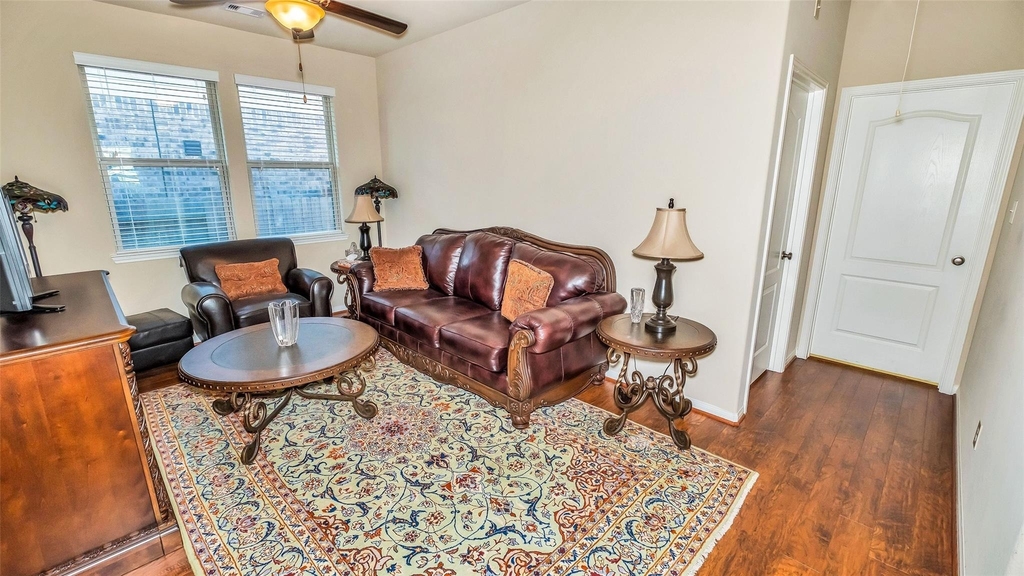 8807 Seguin Cove Lane - Photo 18