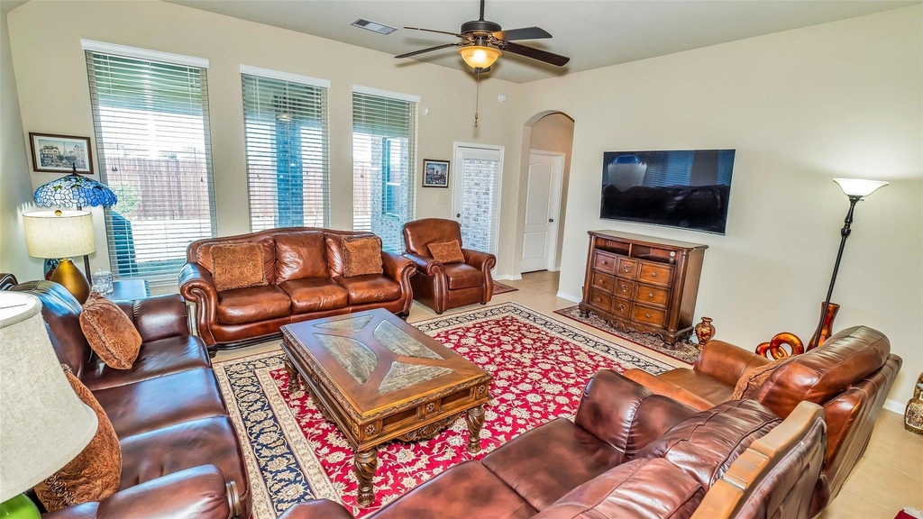 8807 Seguin Cove Lane - Photo 10