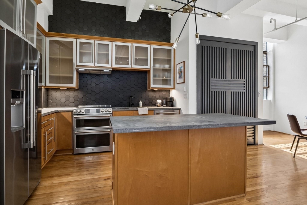 705 Main Street - Photo 4