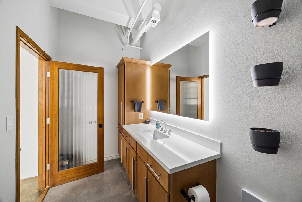 705 Main Street - Photo 12
