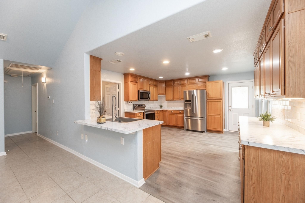 21615 Britton Hill Way - Photo 11