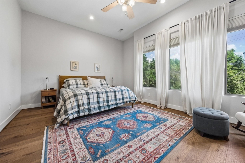 2704 Baldwin Street - Photo 9