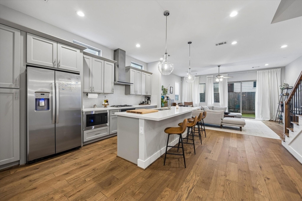 2704 Baldwin Street - Photo 1