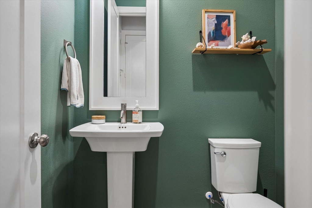 2704 Baldwin Street - Photo 8