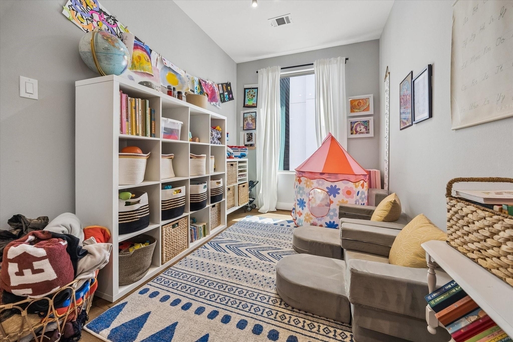2704 Baldwin Street - Photo 17