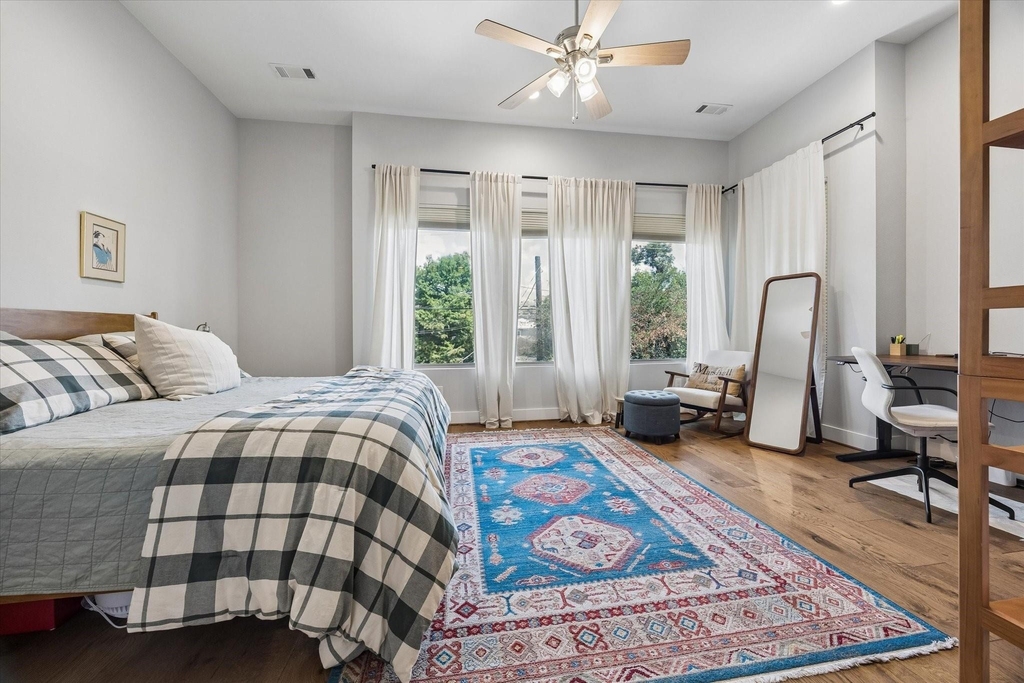 2704 Baldwin Street - Photo 10