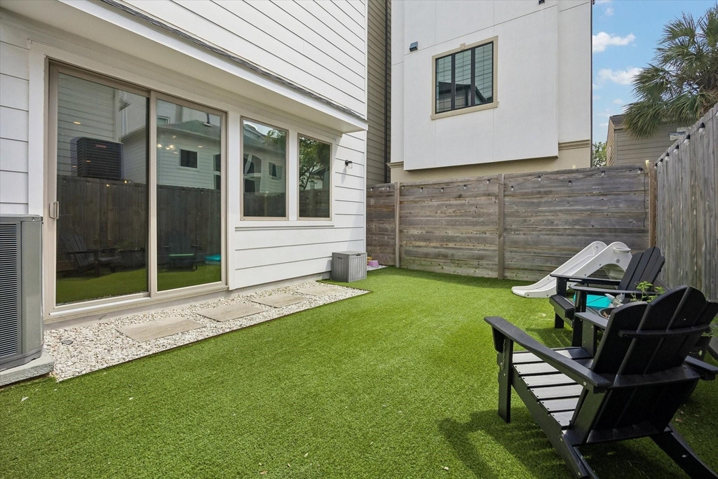 2704 Baldwin Street - Photo 19