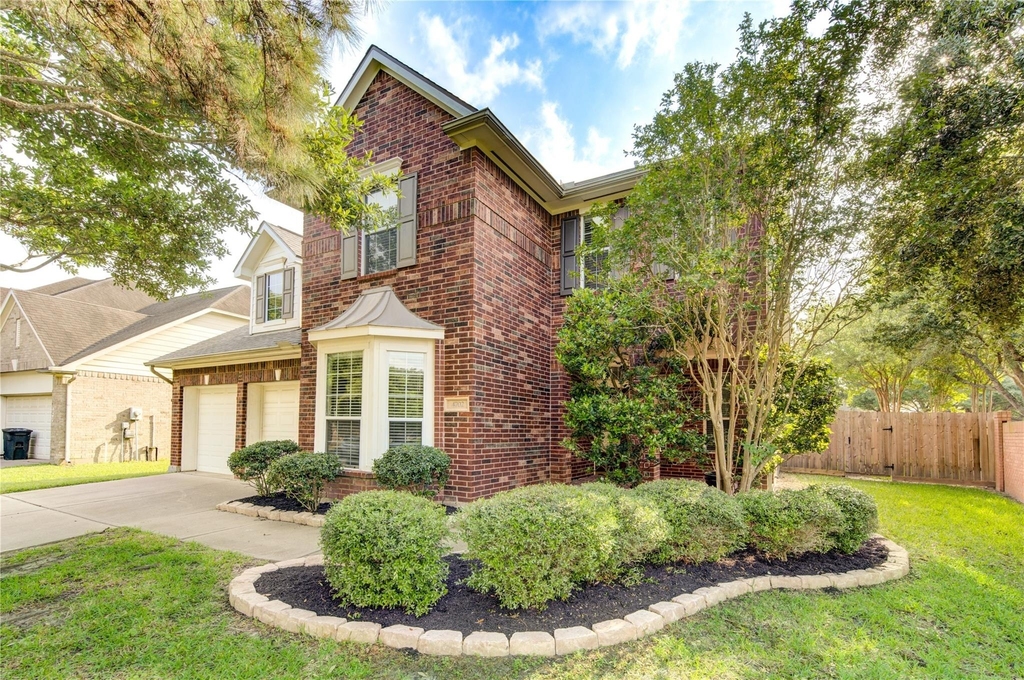 4702 Lawton Bend Lane - Photo 0