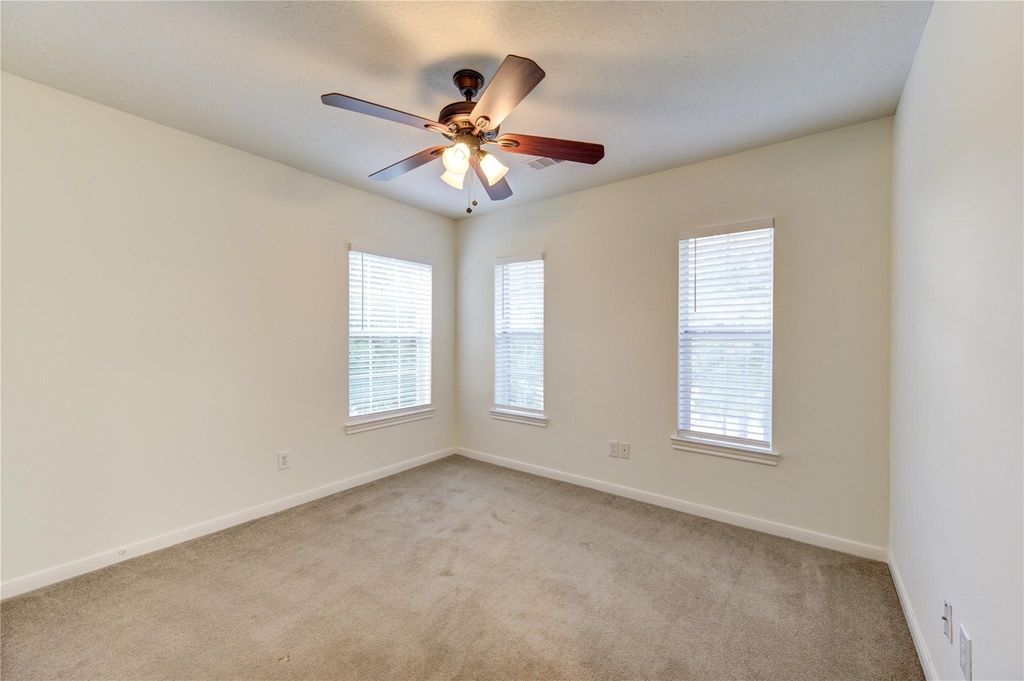4702 Lawton Bend Lane - Photo 15