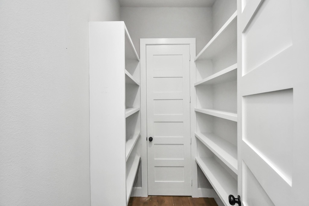 1320 Eberhard Street - Photo 24